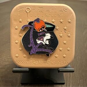 2025 Disney Mickeys Not So Scary Halloween Party Mystery Pin Goofy Cauldron